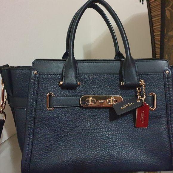 Coach Handbags - Hand purse 👜